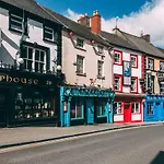 Pembroke 4*