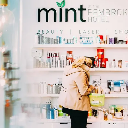 מלון Pembroke 4*