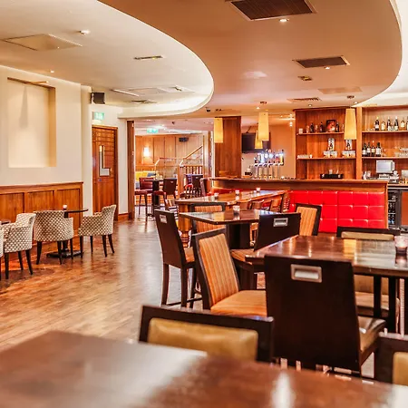 Pembroke מלון 4*