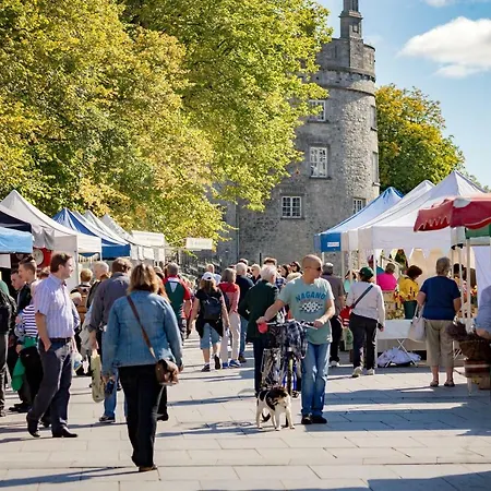 מלון Pembroke 4*